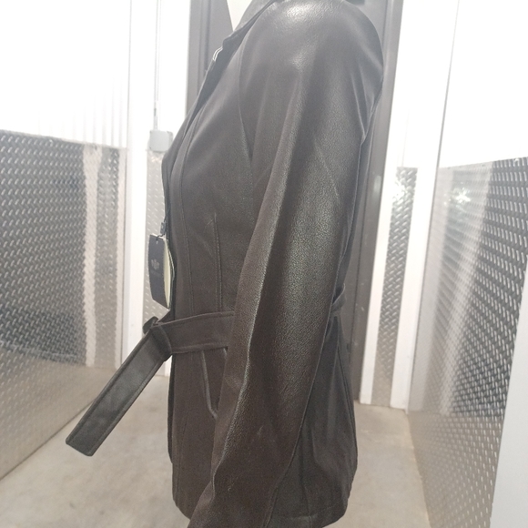 Women's soft leather jacket. - Picture 9 of 10